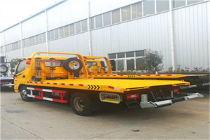 阿鲁科尔沁旗附近拖车救援搭电